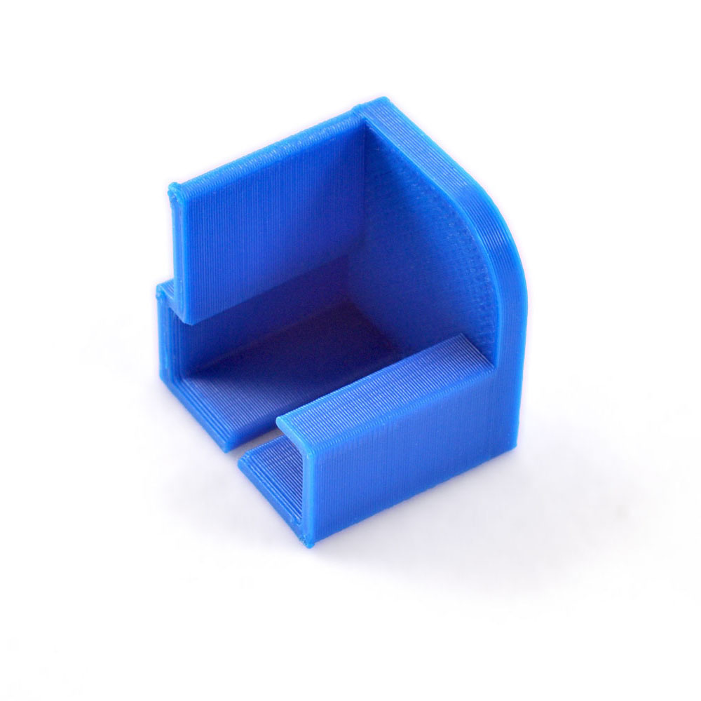 Mejora tu Dillon 650 con el ARMANOV Stop Ramp para el chute de primers vivos. Fácil de instalar, fabricado en ABS de alta calidad y optimiza tu recarga.