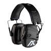 Los auriculares electrónicos TRACKR de AXIL ofrecen protección auditiva efectiva, sonido claro y comodidad, perfectos para actividades de tiro y exteriores.