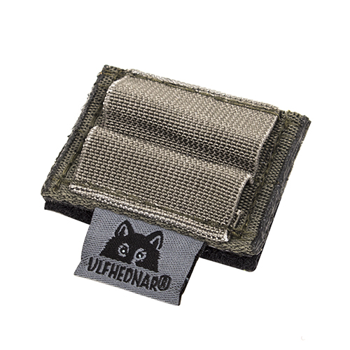 Con los holders de balas ULFHEDNAR, tendrás 2 balas adicionales siempre a mano; solo pega las tiras de velcro en tu arma y asegura el holder fácilmente.