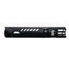 El BLK LBL Bipod AR-15 ofrece estabilidad, precisión y un diseño innovador que evita enredos, ideal para tiradores deportivos, cazadores y fuerzas de seguridad.