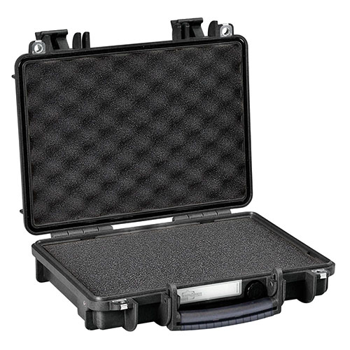 Protege tu equipo con el maletín Explorer Cases 3005 B: resistente al agua, con bisagras metálicas, y un diseño optimizado para transporte aéreo.