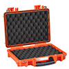 Protege tu equipo con la maleta EXPLORER CASES 3005: resistente al agua, con bisagras metálicas, y espacio personalizable para un transporte seguro y cómodo.