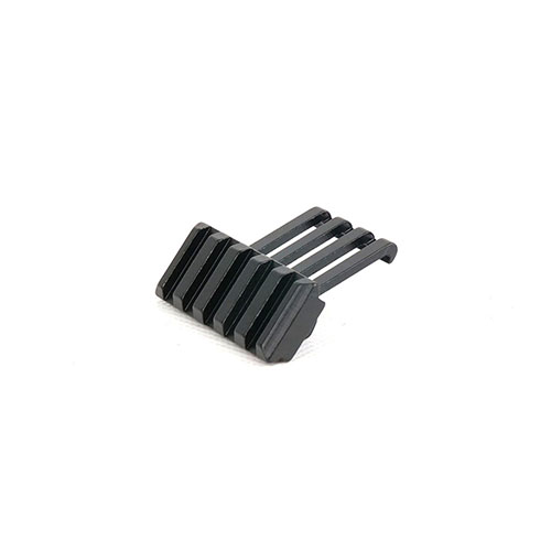 El Offset Attachment 30 Degree de PRUSSIA PRECISION ofrece un montaje ligero y duradero, con 5 ranuras y ángulo ajustable para una línea de visión precisa.