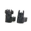 El Offset AR-15 Flip-Up Sight Set ofrece ajuste de altura y deriva sin herramientas, ideal para CQB y precisión en diferentes distancias, manteniendo un perfil bajo.