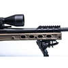 El MDT Night Vision Hood te permite montar dispositivos NV de forma segura en el chasis HS3, mejorando tu experiencia de tiro en condiciones de poca luz.