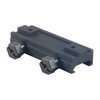 El adaptador Sinclair ofrece una base ancha y estable para disparar, con corredores que permiten un movimiento suave y controlado del rifle al retroceder.