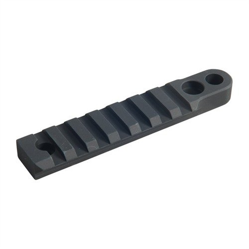 El riel de bipode Picatinny de BADGER ORDNANCE es ligero, de aluminio Mil-Spec, con punto de montaje para sling y hardware incluido, ideal para cualquier sistema Picatinny.