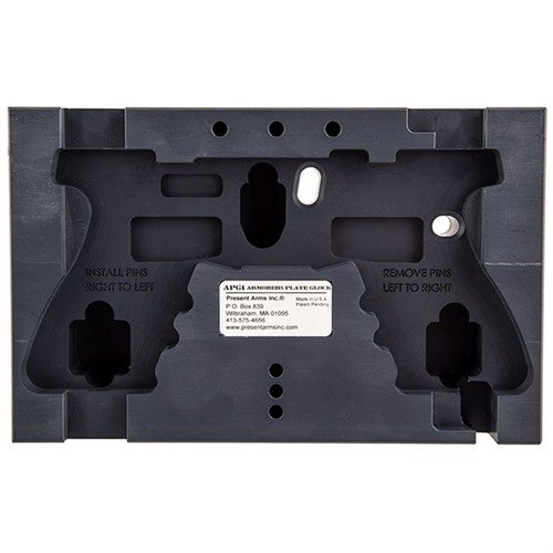 La placa de armero para Glock de Present Arms es perfecta para desarmar y reparar pistolas, con cortes estratégicos y soporte universal para un trabajo cómodo.
