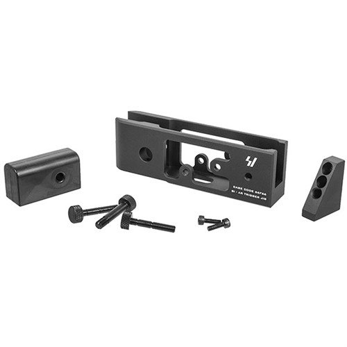 El AR Trigger Hammer Jig de Strike Industries te permite probar el gatillo antes de instalarlo, con un diseño que facilita ajustes sin sacarlo del rifle.