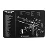La alfombrilla TEKMAT para pistolas protege tu arma durante la limpieza, tiene un diseño detallado y es fácil de limpiar, ideal para mantener tu espacio ordenado.