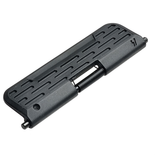 El AR-15 Enhanced Ultimate Dust Cover de STRIKE INDUSTRIES es duradero, funcional y ajustable, ideal para personalizar tu AR con múltiples diseños.