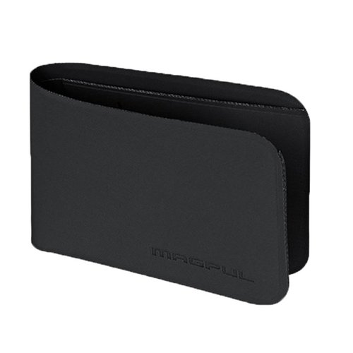 La cartera Magpul DAKA Bifold es delgada, resistente y espaciosa, perfecta para EDC y viajes, manteniendo tus tarjetas y efectivo seguros y organizados.