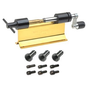El Original Case Trimmer Kit de Forster es ideal para calibres de .171" a .459", incluye 6 pilots y 3 collets, perfecto para personalizar tu recarga.