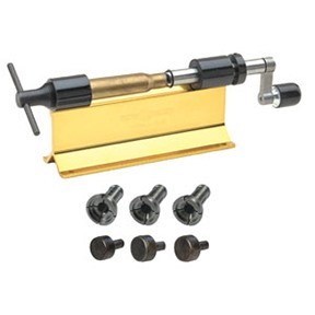 El Classic Case Trimmer Kit de Forster es ideal para recortar más de 300 calibres, incluyendo rifles de gran potencia y black powder, ¡perfecto para tus recargas!