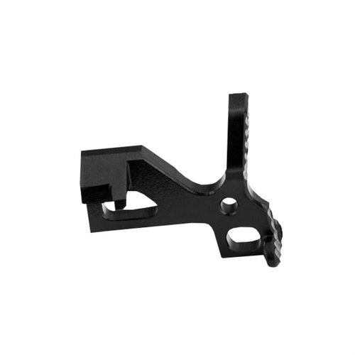 El AR-15 Enhanced Bolt Catch de BATTLE ARMS está hecho de acero 8620 tratado, es ligero, robusto y cuenta con superficies de control sobredimensionadas para un uso fácil.