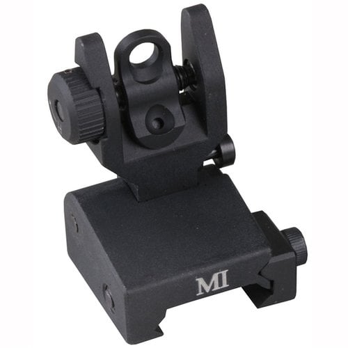 La mira trasera MCTAR-SPLP se despliega con un toque, es compacta, ajustable en viento y resistente, ideal para mantenerte en la pelea si falla tu óptica.
