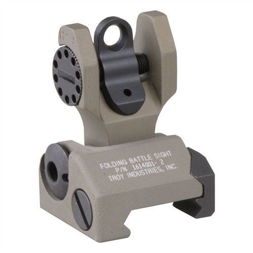 Las miras traseras AR-15 de TROY INDUSTRIES son robustas, se pliegan fácilmente y son compatibles con rieles Picatinny, ofreciendo respaldo confiable en cualquier situación.