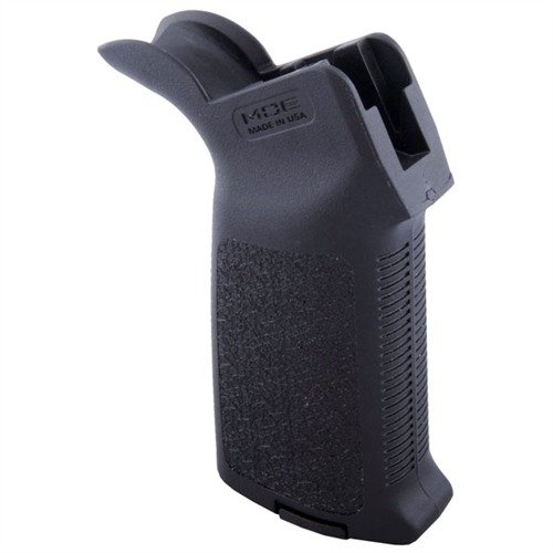 El grip MOE de Magpul ofrece una sujeción segura y cómoda, con construcción de polímero reforzado y texturas para mejor control en tu AR-15/M4.
