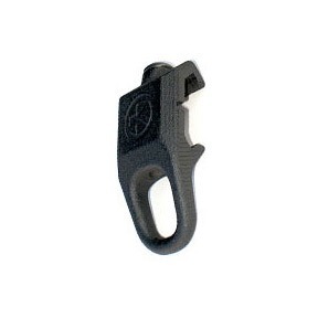 El RSA™ RAIL SLING ATTACHMENT de MAGPUL es un lazo robusto y de bajo perfil que se adapta a rieles Picatinny, ideal para sujetar tu sling donde lo necesites.