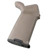 El MOE+ Grip de MAGPUL ofrece un control superior gracias a su superficie de goma antideslizante, construcción duradera y almacenamiento interno para pequeños objetos.