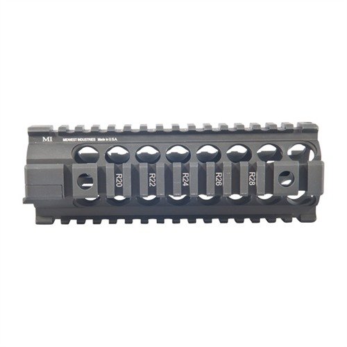 Mejora tu precisión con el forend libre de dos piezas de Midwest Industries, que se instala fácilmente sin quitar el cañón y cuenta con rieles Picatinny para accesorios.