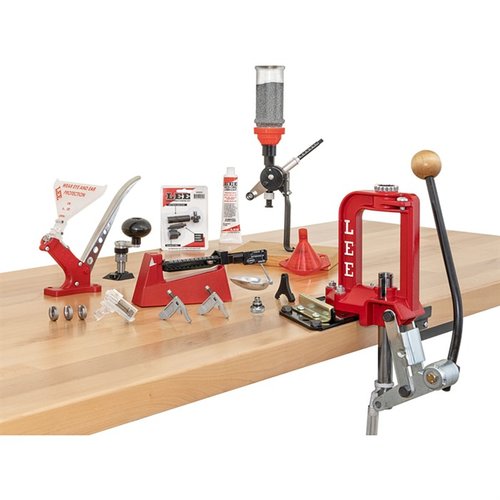 El kit Breech Lock Challenger de Lee Precision incluye todo lo necesario para recargar, con prensa, medidor de pólvora y herramientas de preparación de cartuchos.