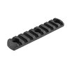 El riel M-LOK de MAGPUL para AR-15 es ligero, duradero y fácil de instalar, perfecto para accesorios Picatinny como luces y empuñaduras verticales.