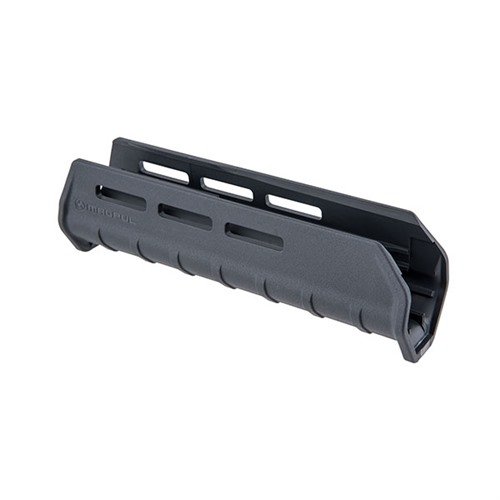 El MOE M-LOK Forend para Mossberg 590/590A1 ofrece modularidad, adaptabilidad y un diseño ligero, mejorando la manipulación y permitiendo accesorios M-LOK.