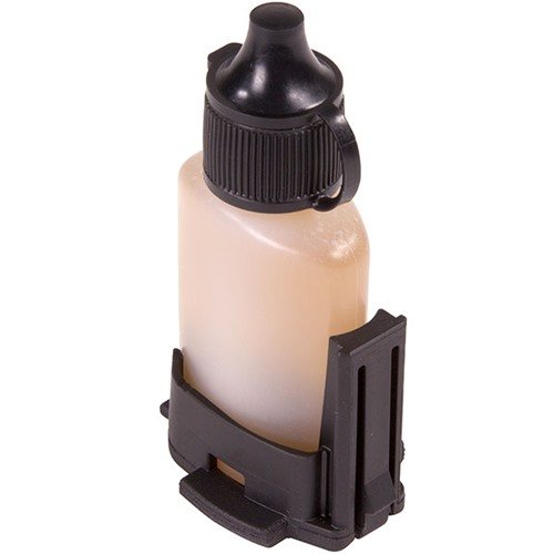 El núcleo de botella de lubricante Magpul MIAD/MOE es perfecto para tus empuñaduras, ya que incluye un frasco reutilizable de ½ oz. ¡Mantén tu AR-15 en óptimas condiciones!