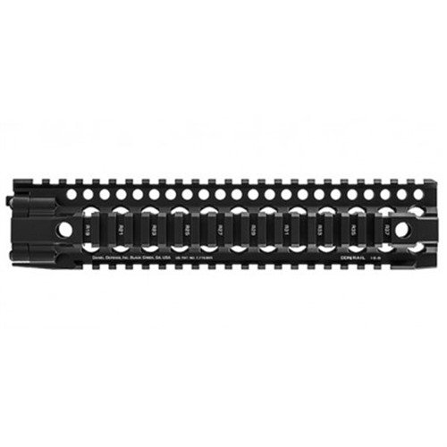 Con el diseño ergonómico del DDM4 Rail, tendrás un mejor control del arma, además de puntos de sujeción para sling y un rail picatinny continuo para accesorios.