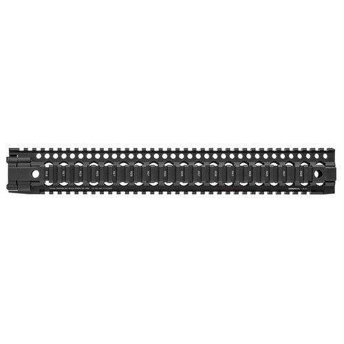 Mejora el control de tu AR-15/M16 con el diseño ergonómico del DDM4 Rail, que incluye puntos de sujeción QD, rieles picatinny y materiales de alta calidad.