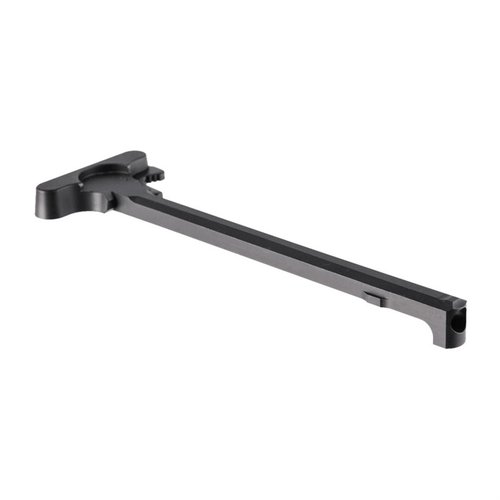 El AR-15 Charging Handle Assembly de CMMG es ligero y resistente, hecho de aluminio forjado 7075 T6, ideal para un manejo rápido y eficiente de tu rifle.