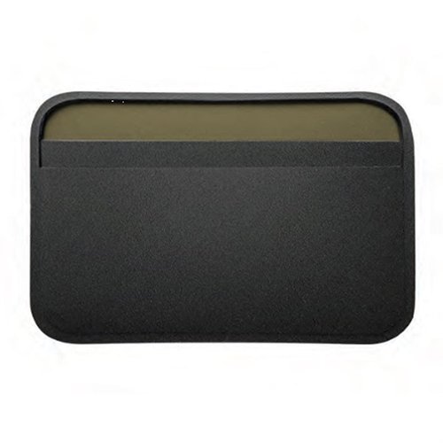 Descubre la DAKA Essential Wallet de Magpul: compacta, duradera y resistente al agua, perfecta para llevar de 3 a 7 tarjetas con estilo y comodidad.