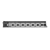 El guardamanos MFR XS M-LOK de Daniel Defense ofrece un diseño ligero, ergonomía superior y múltiples puntos de anclaje M-LOK para personalizar tu rifle.