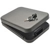 La Snap Safe Lock Box ofrece almacenamiento seguro para armas y objetos de valor, con construcción de acero, cable de acero y espuma interior para protección.