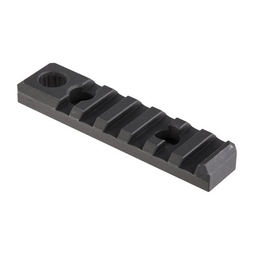Amplía las opciones de montaje de accesorios en tu rifle 10/22 con el Mini Picatinny Rail, ligero, resistente y fácil de instalar, ¡no sacrifiques el punto de sling!