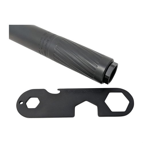 La HELLFIRE WRENCH de AREA 419 es una herramienta versátil y duradera para instalar montajes de supresores, aflojar piezas atascadas y ¡hasta abrir botellas!