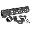 Personaliza tu AR-15 con el Combat M-LOK, un guardamanos de aluminio de 9.25" con riel Picatinny y múltiples puntos de sujeción M-LOK para accesorios.