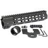Descubre el Combat M-LOK, un guardamanos de aluminio de 9.5" con diseño libre, riel Picatinny y múltiples puntos de anclaje M-LOK para personalizar tu AR-15.