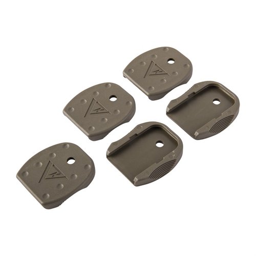 Las placas tácticas Vickers de TangoDown ofrecen un agarre mejorado para extraer cargadores atascados, son resistentes y compatibles con guantes.