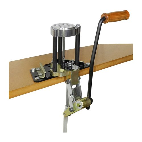 La prensa de torreta Lee de 4 agujeros con auto index es potente, compacta y fácil de usar, ideal para cargar cartuchos de hasta 2.313" con comodidad.
