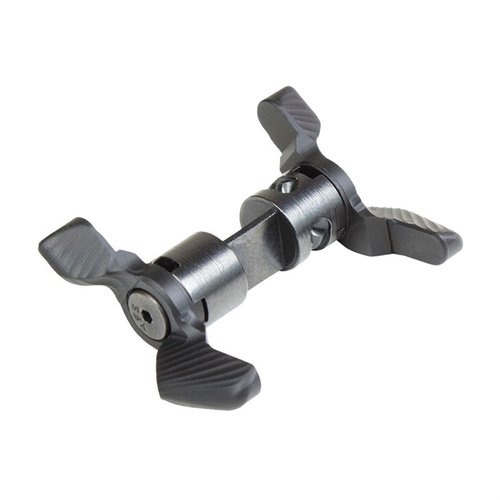 La seguridad modular ambidiestra de ODIN Works te permite personalizar su orientación en 8 posiciones, mejorando el control de tu AR-15 según tus necesidades ergonómicas.