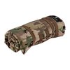 La RECON SHOOTING MAT de CROSSTAC es ligera, compacta y resistente, ideal para llevar al campo, con soporte para bipod y grommets para usar como refugio.