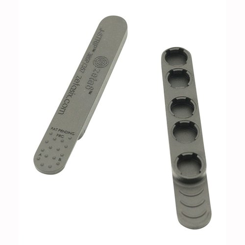El J-STRIP™ carga dos cartuchos a la vez en revólveres J-frame, es compacto, se adapta a varios modelos y es resistente a temperaturas extremas.
