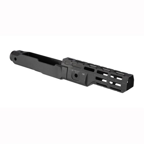 Descubre el Chasis M-LOK para Ruger 10/22, ligero, de perfil delgado, con diseño de flotación libre y múltiples ranuras M-LOK para personalización.