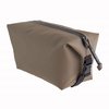 La DAKA Takeout es una bolsa resistente al agua de 3.5 litros, ideal para actividades al aire libre, con apertura expandible y cremalleras YKK Aqua Guard.
