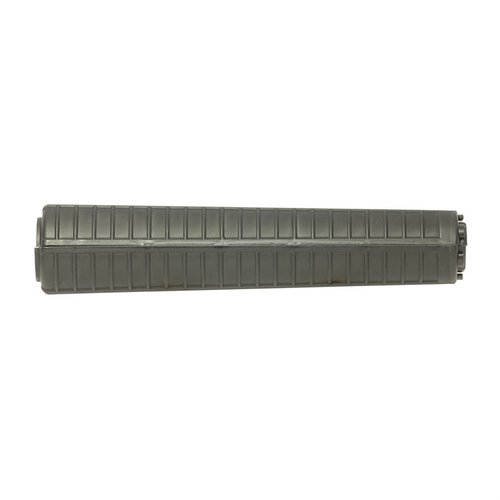 Consigue el look retro con las handguards A2 de Double Star, fabricadas en polímero negro, con escudos térmicos de aluminio y construcción duradera.