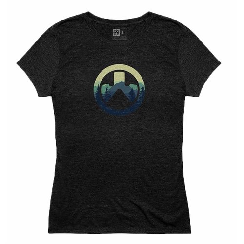 Descubre la comodidad de la camiseta MAGPUL con 52% algodón y 48% poliéster, costuras dobles y etiqueta interior sin etiquetas, disponible en Charcoal Heather.