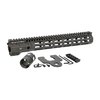 Los Night Fighter Handguards M-LOK de Midwest Industries ofrecen un diseño ultra-rígido, reducción de desplazamiento de impacto y múltiples opciones de montaje en un tamaño compacto.