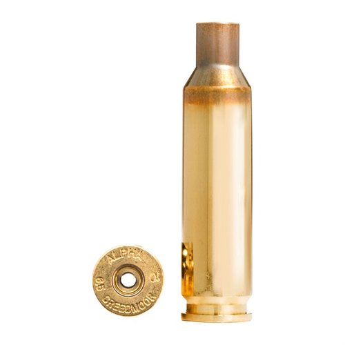 La munición Alpha 6.5mm Creedmoor ofrece casquillos con tecnología OCD, mejorando la vida útil y resistencia, disponibles en cajas de 100 para tu comodidad.